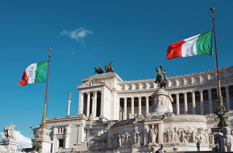 Italian flag and vittoria